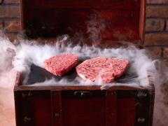 極上の「肉」体験に大歓喜！ ニューヨークから逆輸入の『ホルモンふたご』の新店がスゴす