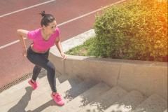 ジムに行く必要なし！普段の歩行を一瞬で「美脚メイク」に変えちゃおう