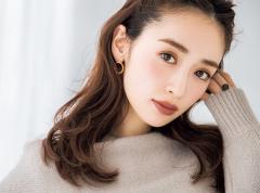 大人っぽキレイなこなれ感を演出するには「赤みブラウンリップ」を手に入れるべし！ |