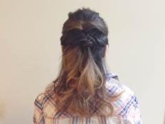 超カンタン自分でできるお手軽ヘアアレンジ！くるりんぱハーフアップで特別な日を☆