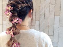 個性的でかわいい♪くるりんぱとねじり編みで完成する簡単玉ねぎヘアアレンジ