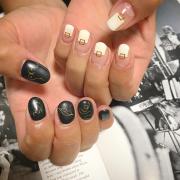 ハードになり過ぎない！大人レディなブラックネイルデザイン
