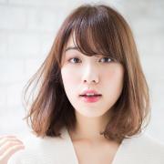 愛され感抜群のナチュラルロブは、たっぷりのツヤと空気感が決め手！ | lMAQUIA