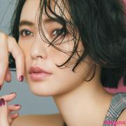 ブルー×オレンジラインで叶う大人の眼差し。イガリシノブ流・脱！黒のアイメイク術 | lM