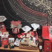 数量限定。対象商品でスタバ限定クリスマスグッズをGET♡
