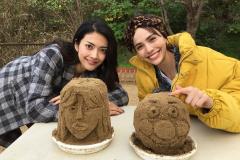 田中道子＆伊藤ニーナ、鳥取で温泉＆絶品海鮮グルメ旅　ラクダ乗りにも挑戦