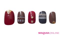 あたたかカラーに映える、繊細な「ノルディック」ネイル | lMAQUIA