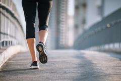 【動画あり】ついに「ガニ股」解消！簡単もも裏のストレッチ