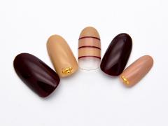 ボルドー×ベージュで、大人シックな配色に【365日ネイル】 |