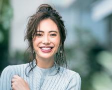 この冬真似したい簡単アレンジ♪ 高めざっくりシニヨン |