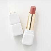 ポーチに1本は持っておきたい！メイクの主役になる「名品ベージュリップ」