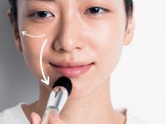 「ファンデーションが浮く」とお悩みの方必見！ファンデの浮かない塗り方＆種類別おすす