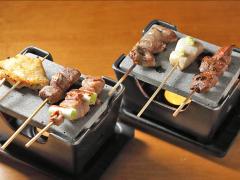 焼鳥が超絶ウマくなる秘密とは!? プリップリの鶏料理とワインを楽しめる「鶏料理専門店」