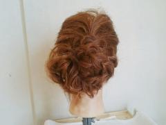 三つ編みとフィッシュボーンの組み合わせたナチュラルキュートなアップスタイル♪