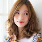 ふんわりやわらか、計算づくのナチュラルさで小顔もトレンドも狙い撃ち！ | lMAQUIA