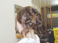 周りと差が付く！個性派アップスタイルアレンジでパーティーでも視線を一人占め