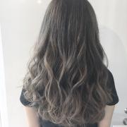 ミディアムはグラデーションで決まり！カラートーン別おしゃ髪カタログ