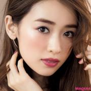 濃い色リップなら、眉毛はどうする？ 千吉良恵子流・軽やかバランス眉メイク | lMAQUIA