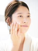 忘年会や繁忙期で睡眠不足… くすんだ肌を復活させるレスキュー術は？ |