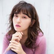 楽々スタイリングでキマる！  ツヤやか仕上げのナチュラルロングウェーブ | lMAQUIA