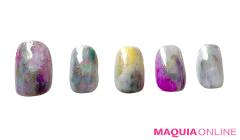 アートに楽しむ、大胆不敵な「オーロラ」ネイル | lMAQUIA