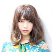 デートにおすすめ！ 女子力＆好感度高めな巻き髪で“愛され”セミディ | lMAQUIA