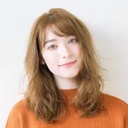 ゆる質感でおしゃれ顔を約束する、冬のハイトーンウェーブミディ | lMAQUIA