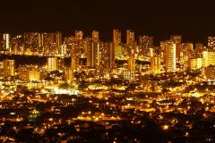 一晩で二度おいしい！人気レストランでのディナーと夜景観賞が楽しめるツアーとは？