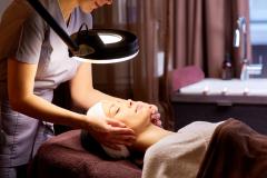 エステティシャンが教える！自分に合ったフェイシャルエステサロンの選び方