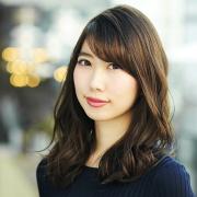 清楚にキマって、目力もアップ！ 万能ナチュラルウェーブ【セミロング編】 | lMAQUIA
