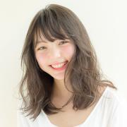 髪がつぶれやすい人も広がりやすい人も必見！ ふっくら“ほつれ”ウェーブロング | lMAQUI