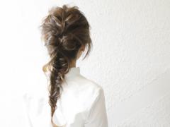 支持率抜群なヘアアレンジ！ワンランク上の上質なフィッシュボーンスタイル
