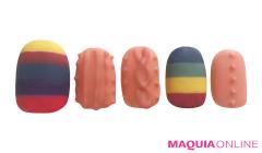 レインボウに彩る、カジュアルポップな「ニット」ネイル | lMAQUIA