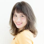 硬毛、多毛も軽やかヘアに！ 3段レイヤーのスウィングミディアム | lMAQUIA