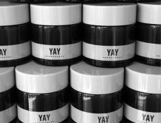 人気ヘアサロン発。「YAY」の天然由来にこだわったヘアスタイリングアイテム