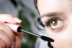 うまく塗れない…「下まつ毛メイク」の悩みを解消するマスカラ術