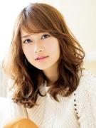 【セミロングの巻き方】コテで作るゆるふわ巻き髪まとめ｜初心者でも簡単！ |