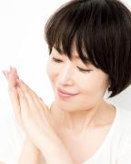 いつでもどこでも実践OK！ こっそりできる血流アップテクでくすみ知らずの顔に♪ |