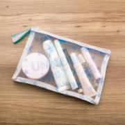 本当に使うコスメ７点だけ！ 化粧品会社勤務のミニマムポーチを拝見