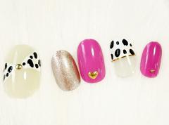 この冬大人気！ 100均アイテムでできる“ダルメシアンネイル”のやり方♡
