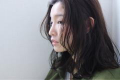 美人眉はツヤ感がカギ！ツヤ眉を作る“透明眉マスカラ”の使い方