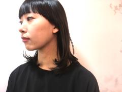 黒髪ストレートのミディアムヘアで“ハンサム”可愛いスタイルに！