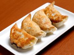 日本一、作るのが面倒な「餃子」とは？ ウマすぎて、餃子LOVE芸人も唸った無類の「餃子BA