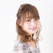 親戚や仕事の取引先への新年のご挨拶に。清潔感＆好印象を与える上品ハーフアップアレン