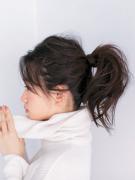大人のポニーテールはルーズ＆ボリュームが命！ロング～ミディアムの簡単ポニーテールア