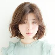 質感ミックス×リバースカールで、ワンランク上のウェーブボブに！ | lMAQUIA