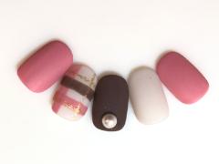 冬らしいマットな質感のピンク×タータンチェック【365日ネイル】 |