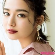 いつものファッションにリップでアクセントを！ モードで女っぽいベリーリップ10本をつけ