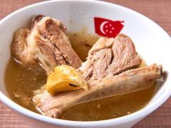 【日本初上陸】骨付き肉とスパイスたっぷりスープで身体がポカポカ！「バクテー」を一度