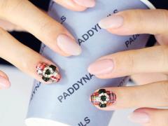 まだまだ楽しめる冬ネイル♪ デコラティブなバックルネイルを楽しむ最新デザイン！